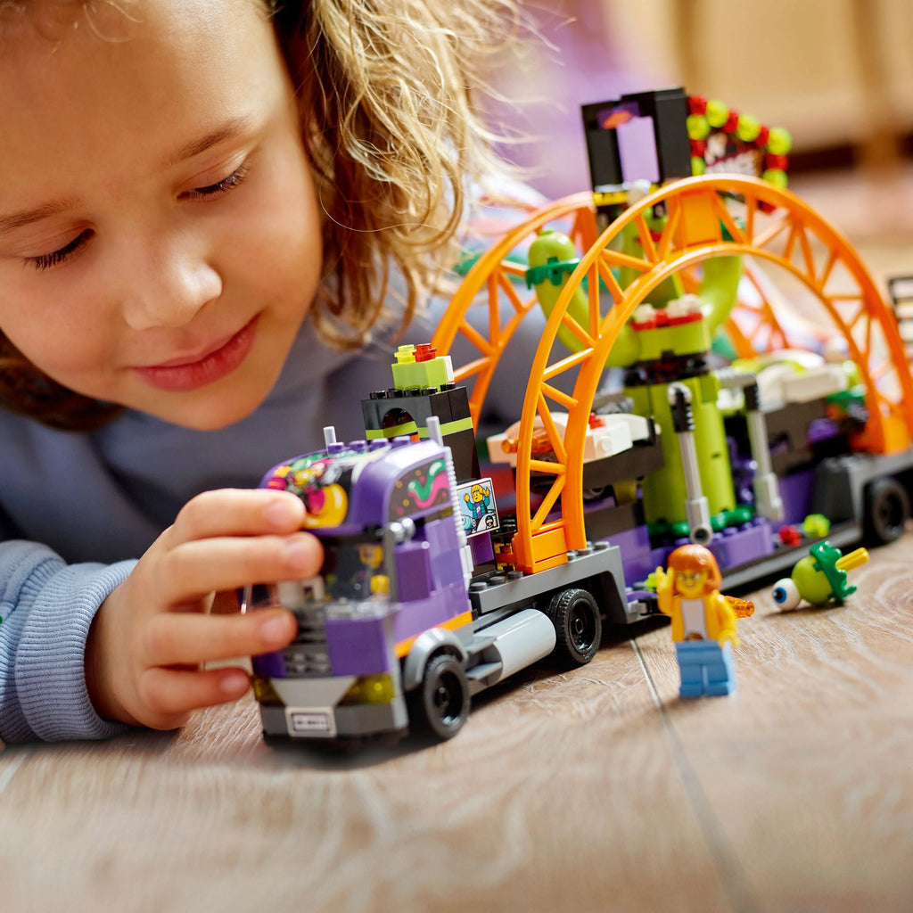 Space Ride Amusement Truck Toy with Trailer, Alien Roller Coaster and 3 Fairground Minifigures X33191