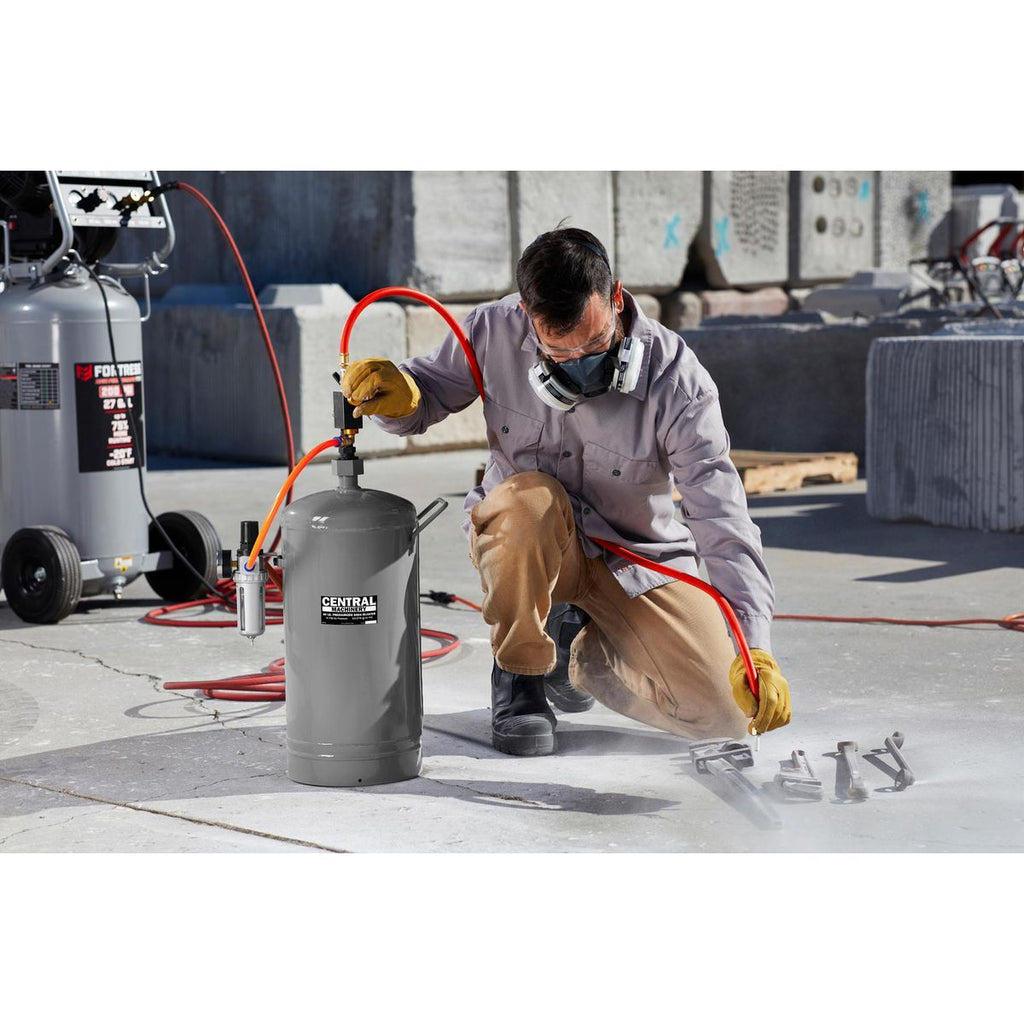 40 lb. Pressurized Soda Blaster Q4474