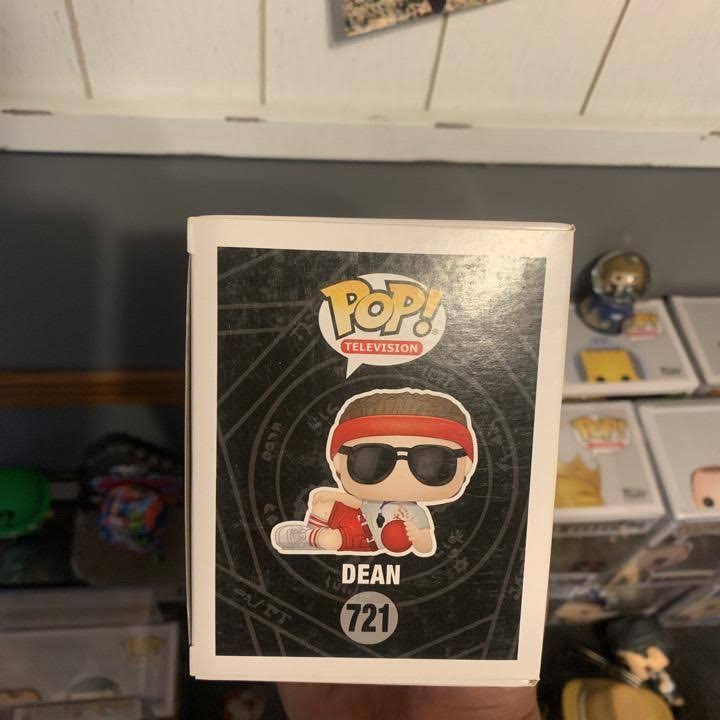 Funko Pop! Supernatural Dean (Gym Teacher) Exclusive #721 L297460