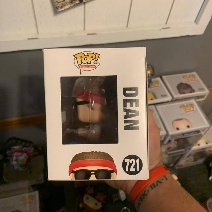 Funko Pop! Supernatural Dean (Gym Teacher) Exclusive #721 L297460