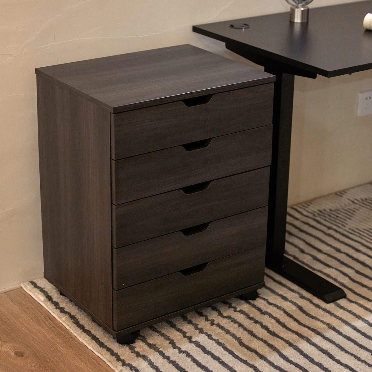 White 5 Drawer File Cabinet with Casters G314