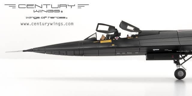 SR-71A Blackbird 1:72 N3229