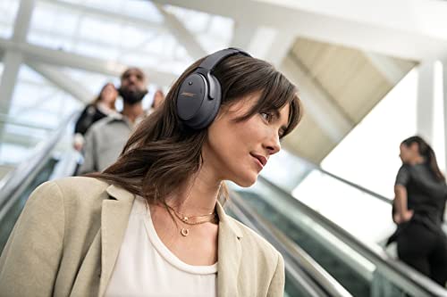 Triple Black Noise Cancelling Headphones Y43819