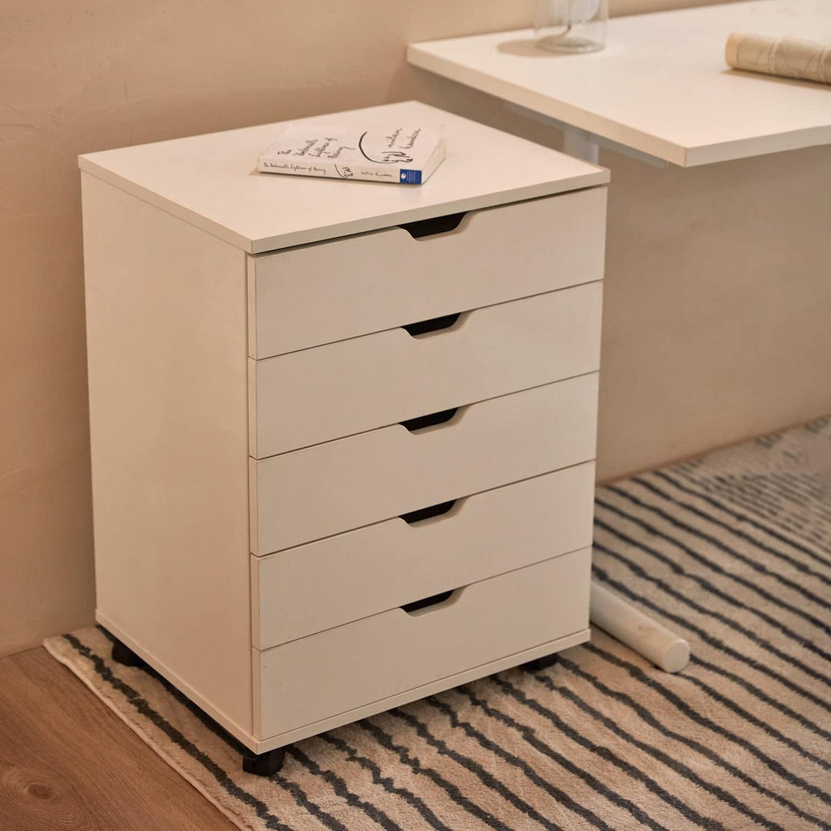 White 5 Drawer File Cabinet with Casters G314