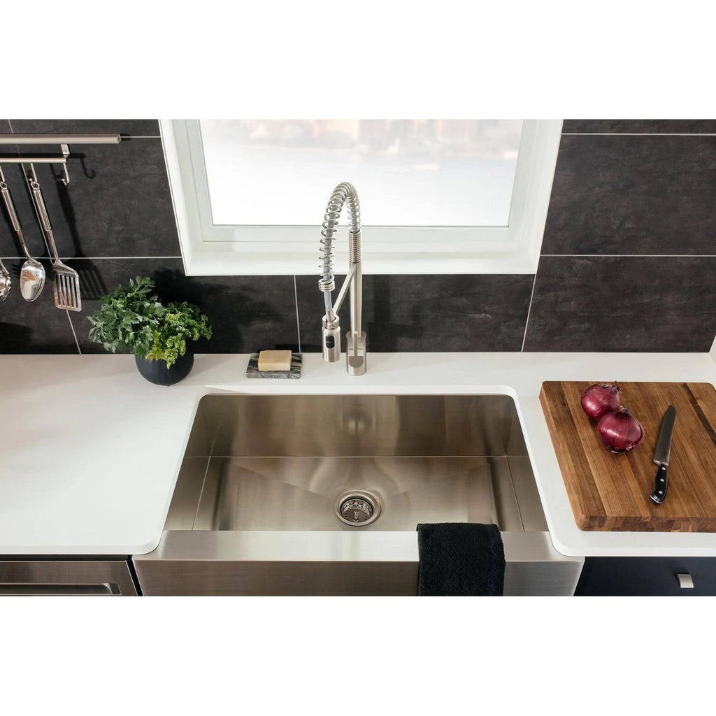 Black One-Handle Pulldown Kitchen Faucet R747121