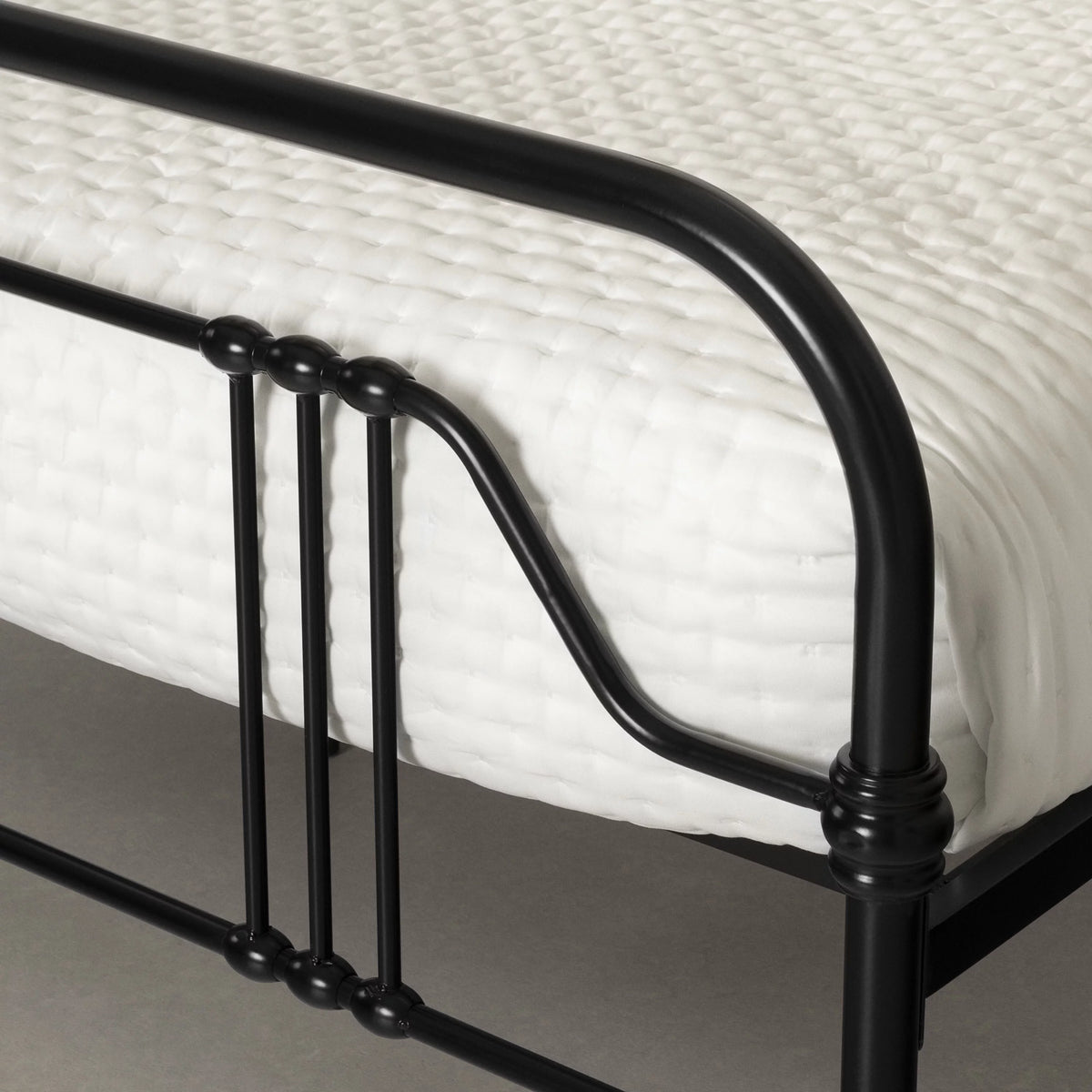 Queen Metal Platform Bed Black C22180